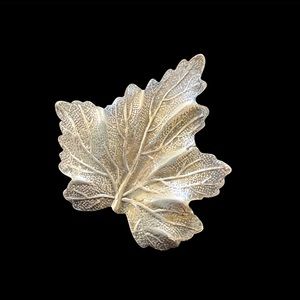 Vintage leaf brooch 2”